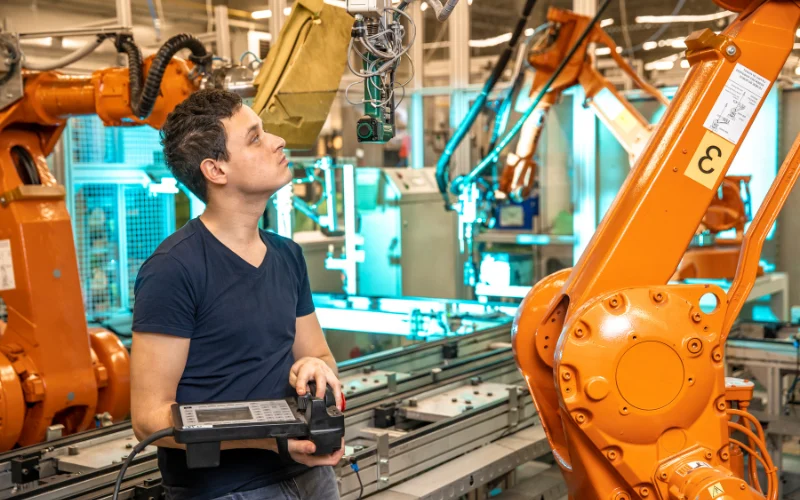 Các yếu tố cần xem xét khi triển khai robot lắp ráp