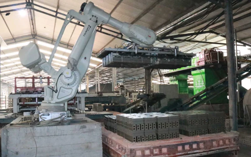 Nguyên lý hoạt động của Robot gắp gạch