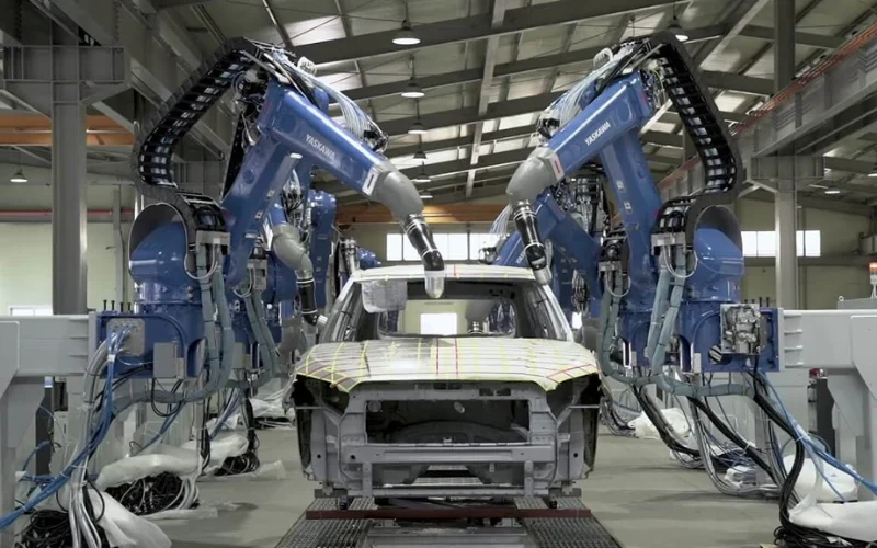 Robot sơn Yaskawa
