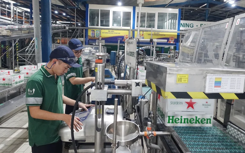 Ứng dụng thực tế của tự động hóa trong các nhà máy bia