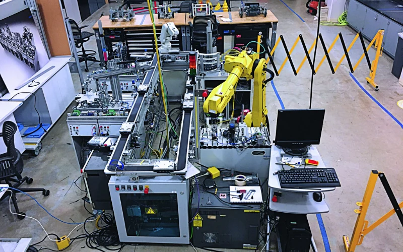 Ứng dụng của robot trong ngành điện tử