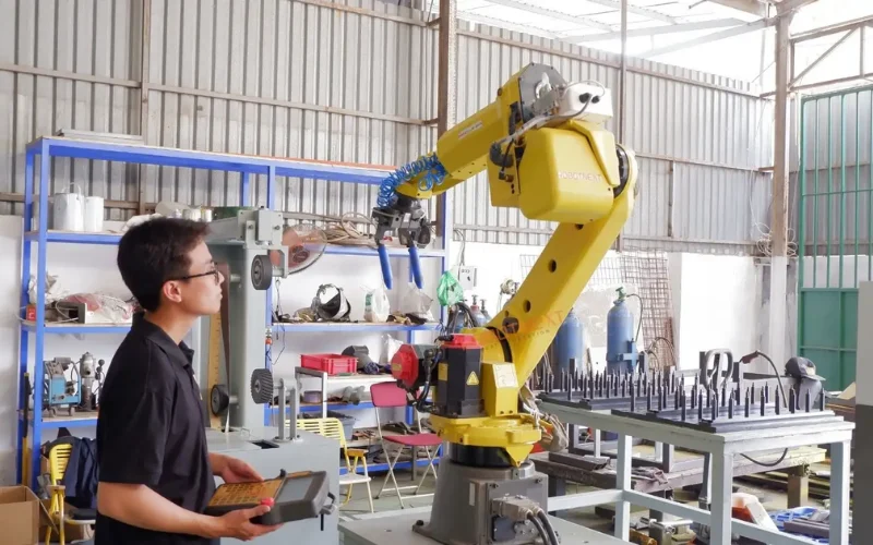 Xu hướng robot trong ngành nhựa (Industry 4.0)