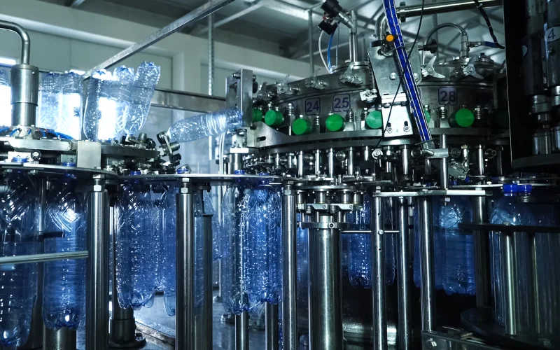 Các công nghệ phổ biến trong dây chuyền sản xuất nước đóng chai