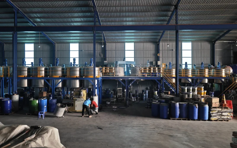 Lợi ích khi đầu tư dây chuyền sản xuất sơn nước tự động hóa